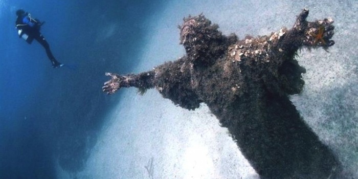 abyss-christ-italy-underwater